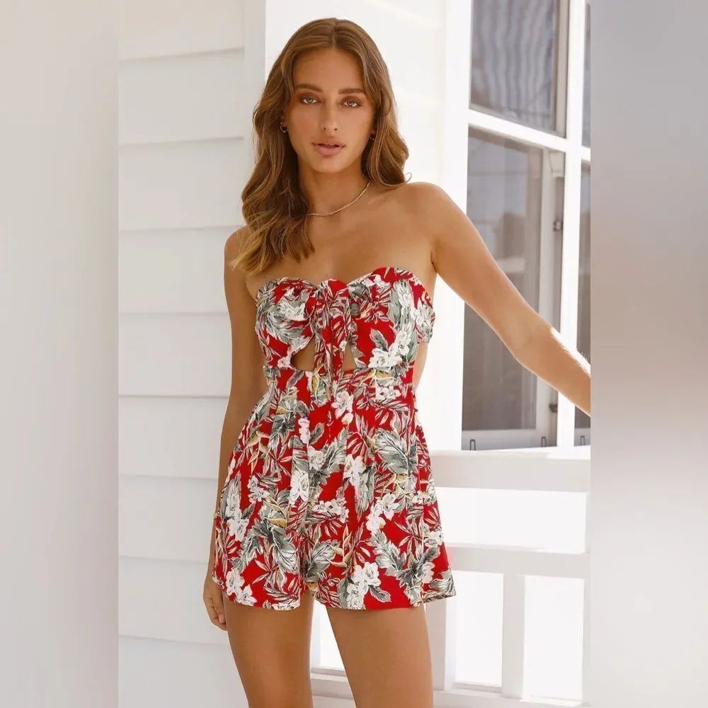 HELLO MOLLY LEI ON THE BEACH ROMPER FLORAL NWT Large